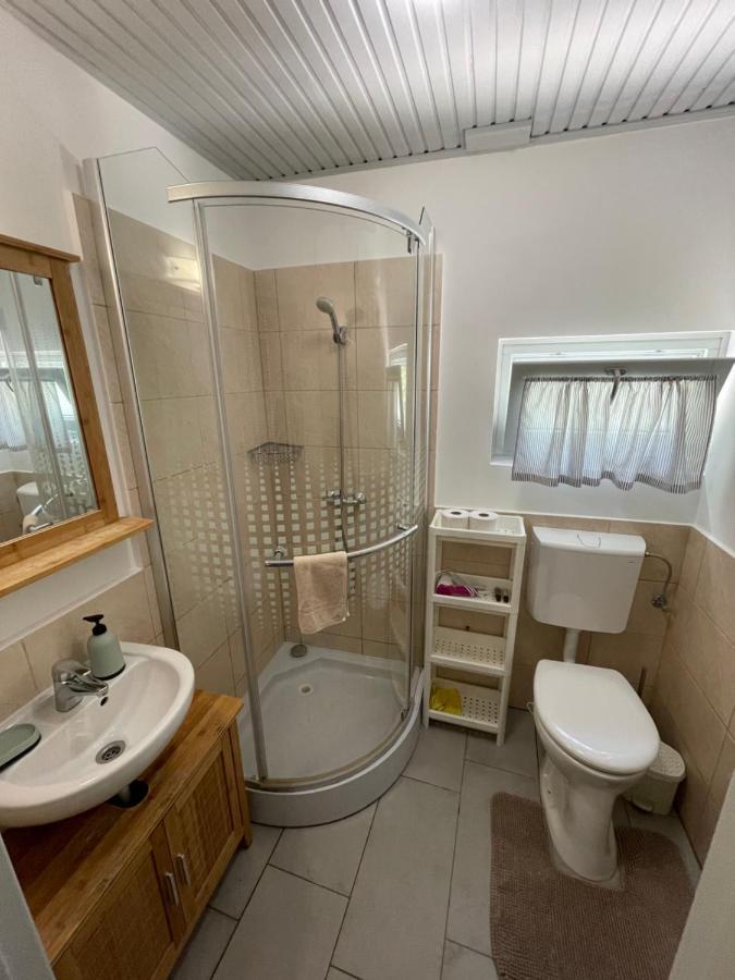 Iker Nyaralo Balatonfenyves Apartment ภายนอก รูปภาพ
