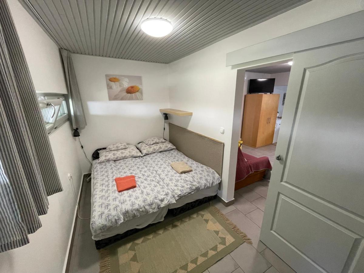 Iker Nyaralo Balatonfenyves Apartment ภายนอก รูปภาพ